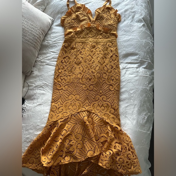 Embroidered yellow dress - Two Sisters - Picture 1 of 1